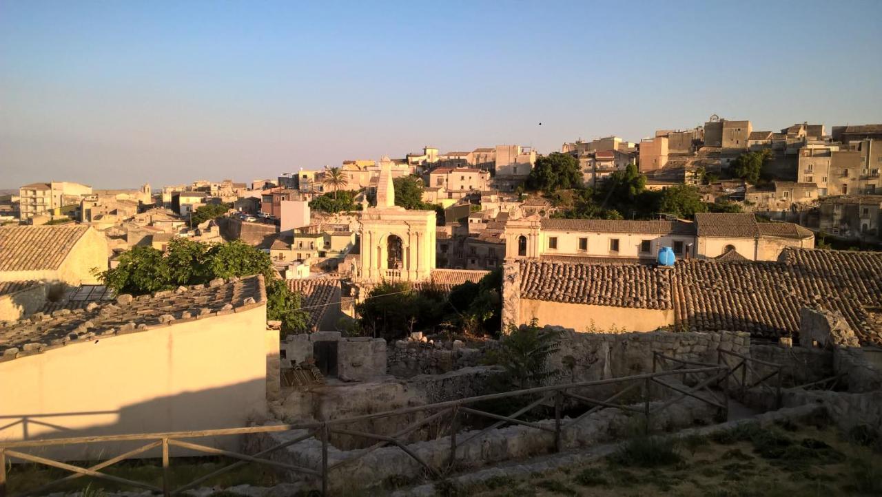 Dimora Del Pero Villa Palazzolo Acreide Bagian luar foto